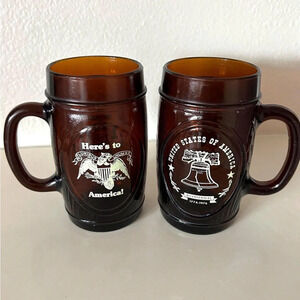 USA Bi-Centennial 1776-1976‎ Barrel Shaped Brown Glass Mugs "Here's To America"